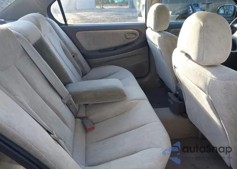 2000 Nissan Maxima Gle/Gxe/Se from USA, damaged, VIN JN1CA31D3YT741110